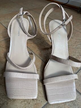 Marc Fisher sandals high heel size 9